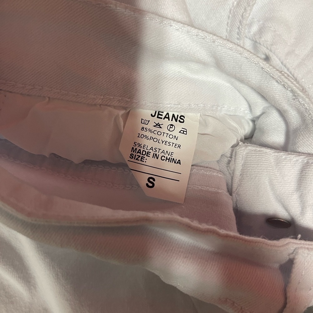 Amazing White Straight-Leg Jeans, Size Small - Picture 7 of 7